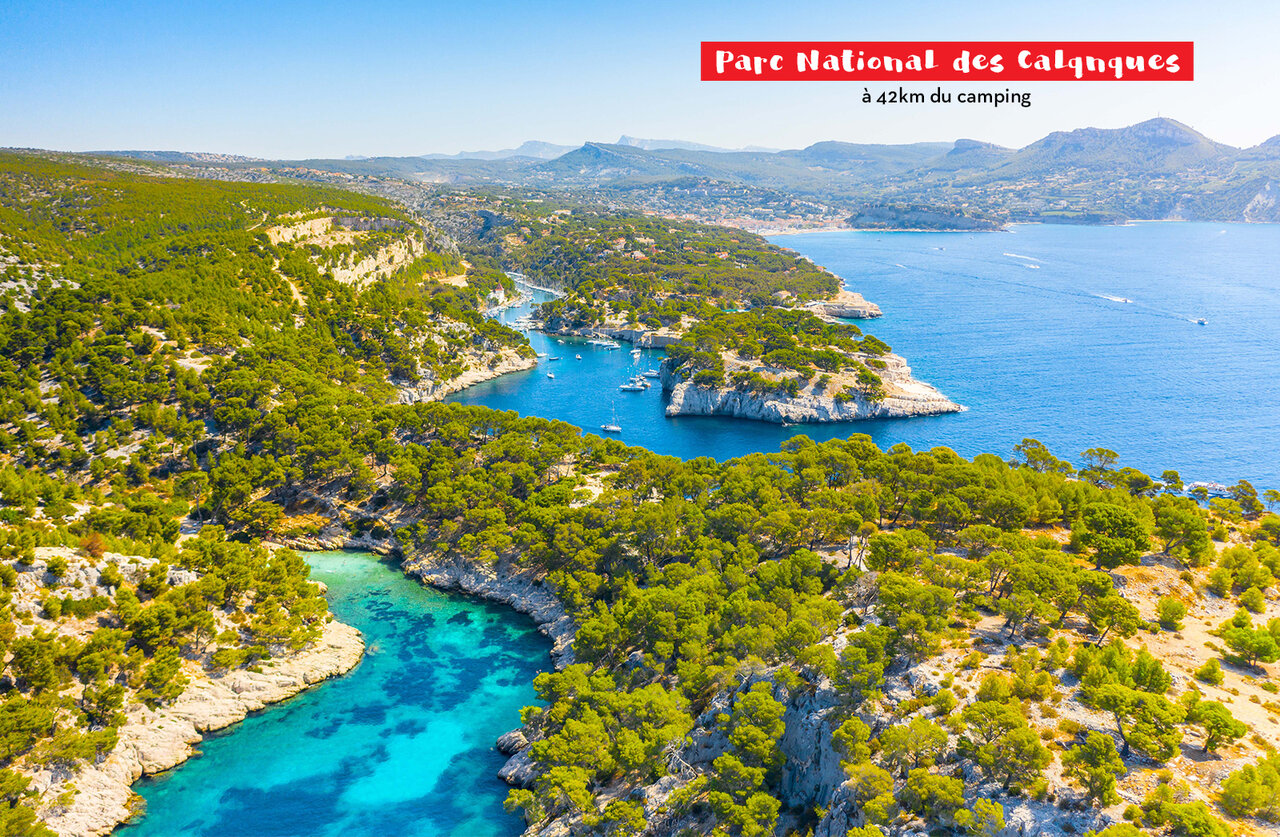 Parc National des Calanques, mer turquoise, falaises, lieu � visiter proche du camping.