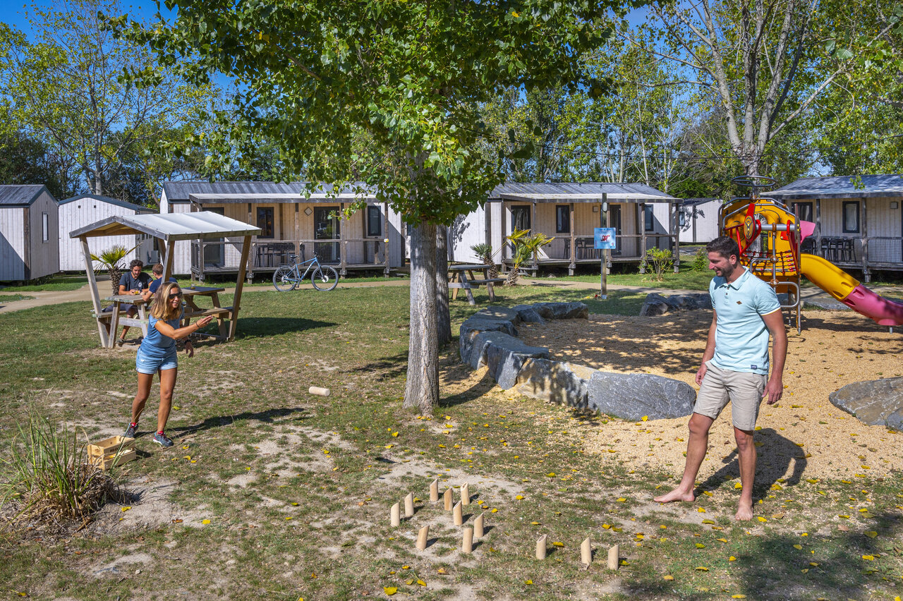 Jeu de M�lkky et mobile homes au CAPFUN Armor H�ol � Piriac sur Mer (44).
