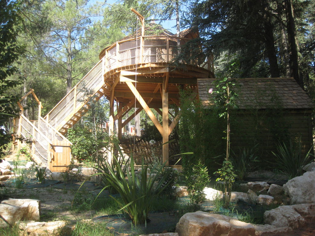 Beauregard : Cabanes dans les arbres, Camping Provence-Alpes-C�te d'Azur - 1
