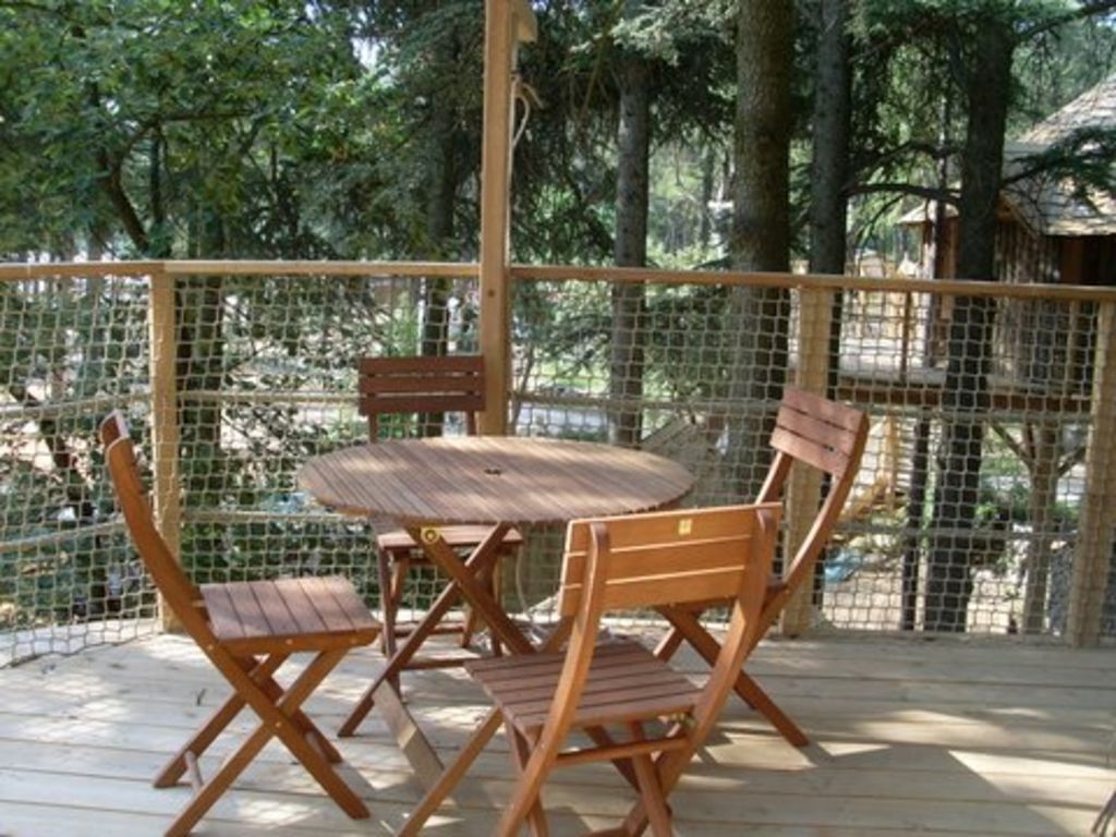 Beauregard : Cabanes dans les arbres, Camping Provence-Alpes-C�te d'Azur - 8