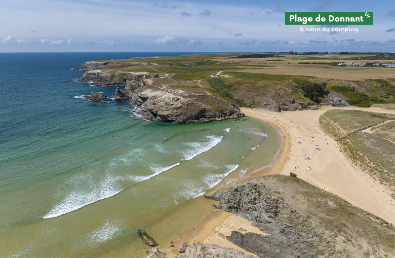 Plage de Donnant, sable fin et eaux turquoise, � visiter pr�s de Le Palais.
