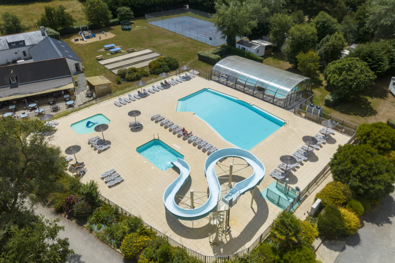 Piscine, toboggan au camping CLICOCHIC Bord�n�o Belle-�le-en-Mer � Le Palais (56).
