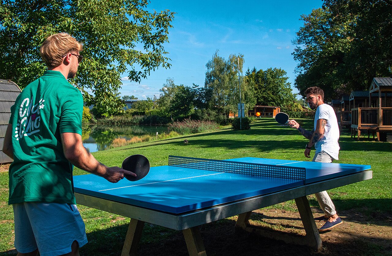 Ping-pong au camping CLICOCHIC Au Clair Ruisseau � Gerstheim (67).