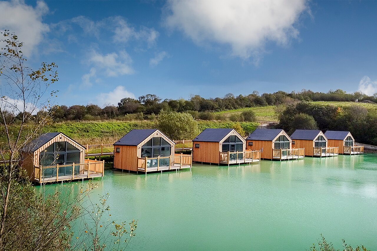 Chalets lacustres au camping CAPFUN UK Clawford Lakes � Clawton, Holsworthy.