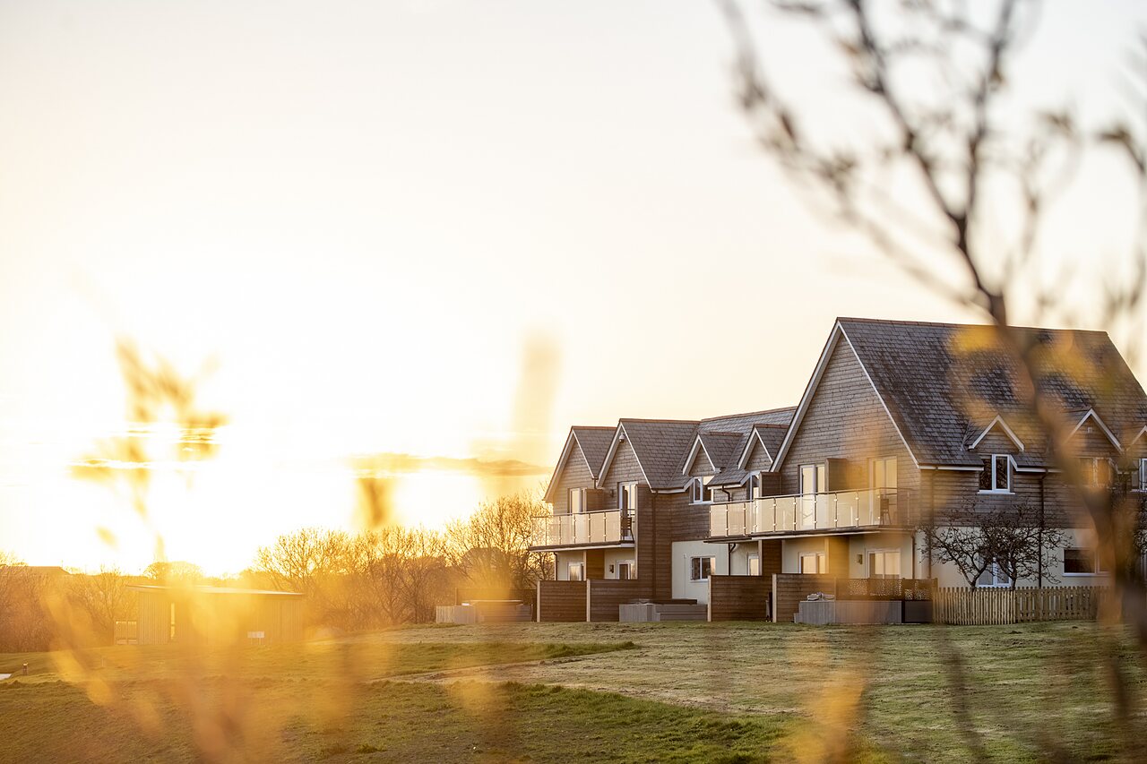 Fish and chips et bi�re en terrasse au camping CAPFUN UK Clawford Lakes, Holsworthy.