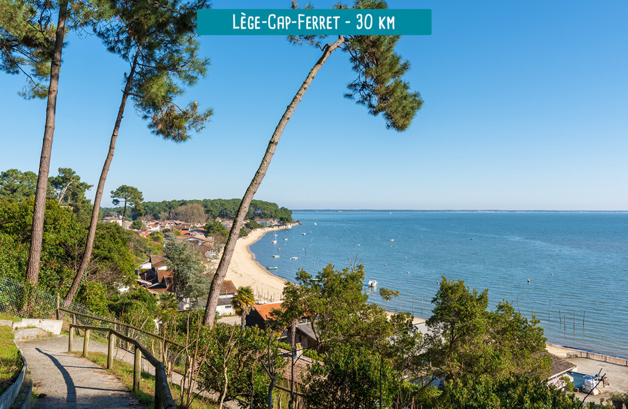 Plage et village pittoresque de L�ge-Cap-Ferret, � visiter pr�s du Bassin d'Arcachon.