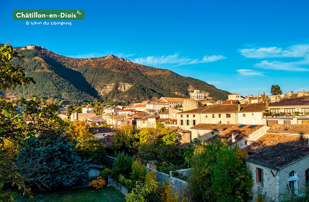 Village m�di�val de Ch�tillon-en-Diois, Dr�me, � visiter pr�s du camping.