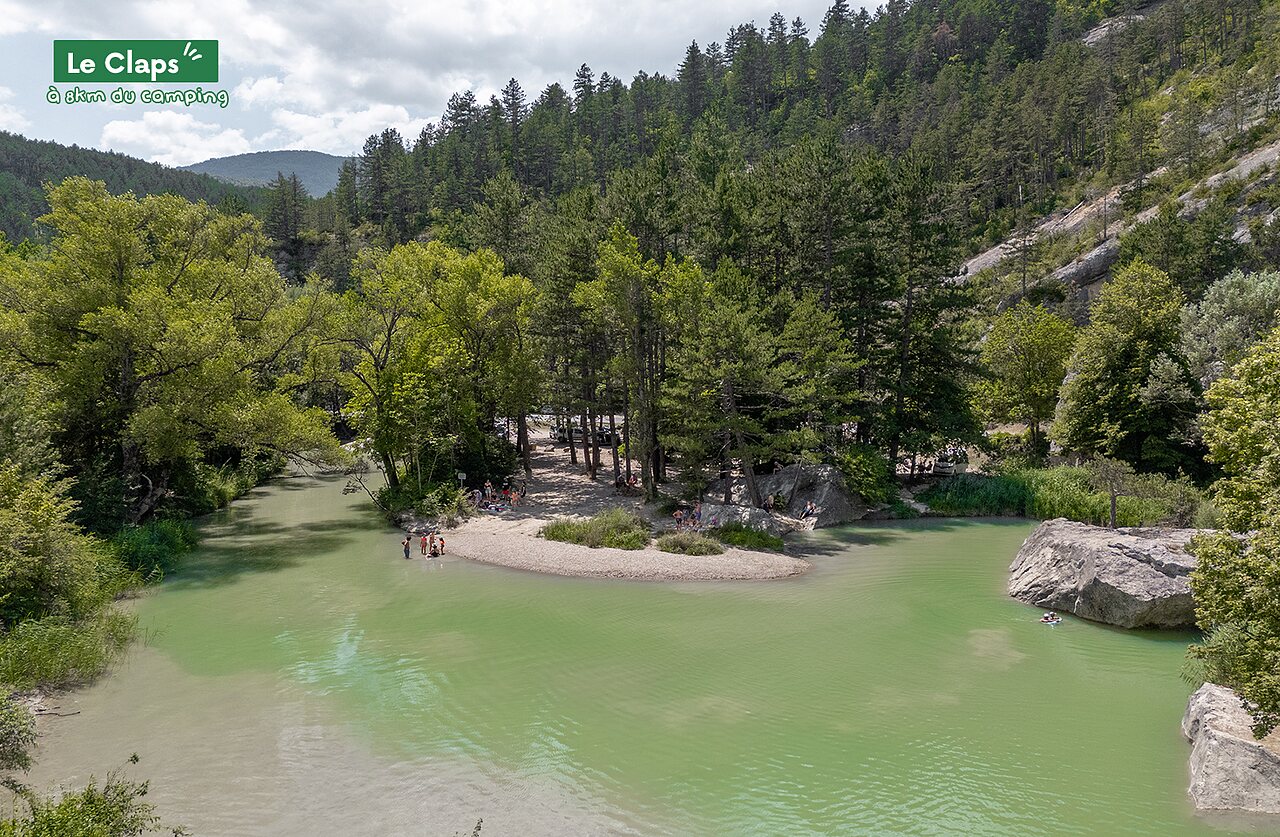 Le Claps, site naturel avec rivi�re et plage, � visiter pr�s de Recoubeau-Jansac.