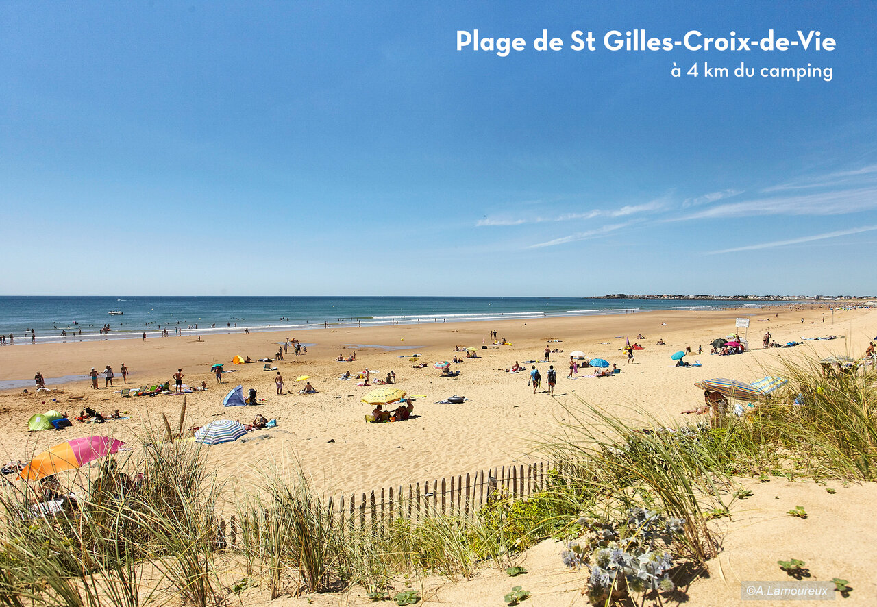 Plage de St Gilles-Croix-de-Vie, lieu touristique � visiter pr�s de GIVRAND (85).