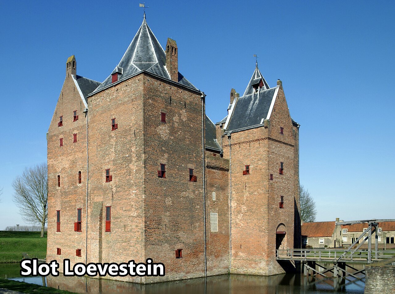 Ch�teau m�di�val Slot Loevestein, monument historique � visiter aux Pays-Bas.