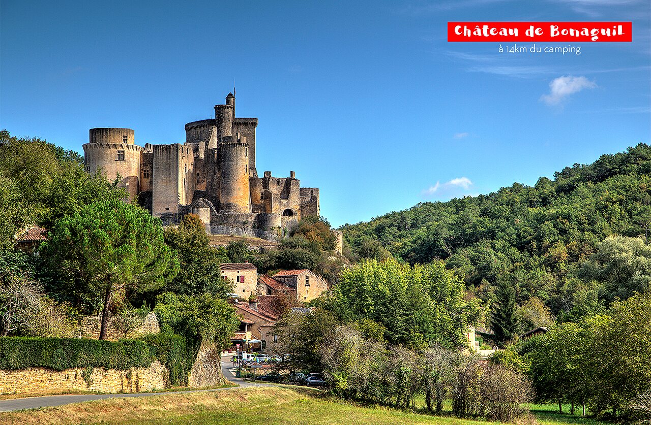 Majestueux Ch�teau de Bonaguil, forteresse m�di�vale � d�couvrir pr�s de Duravel, Lot.