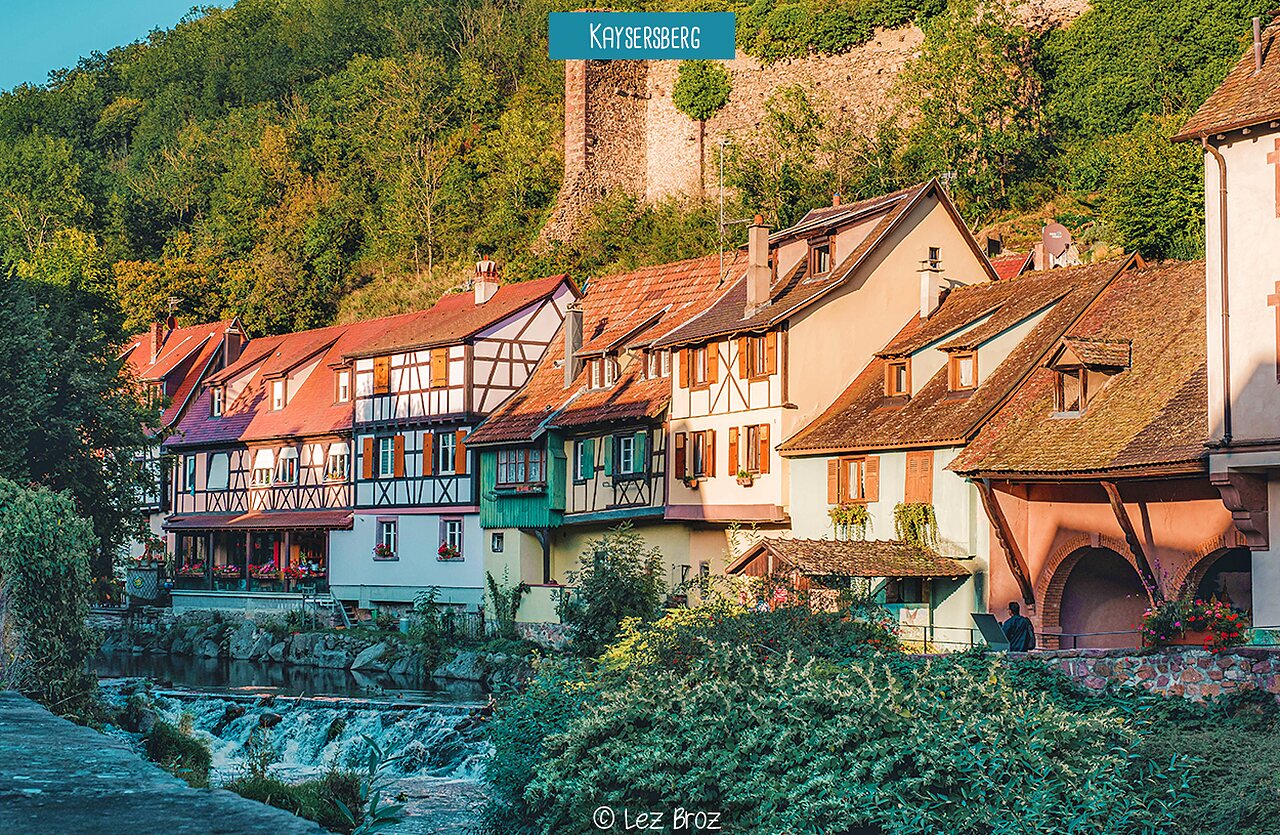 Maisons � colombages et rivi�re � Kaysersberg, charmant village d'Alsace � visiter.