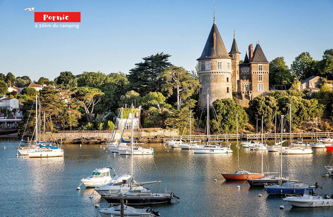 Ch�teau de Pornic et port de plaisance, lieu � visiter pr�s de Saint-Marc-sur-Mer.