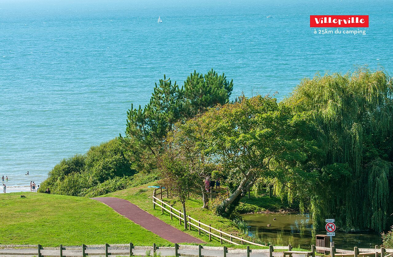 Plage de Villerville, charmante ville c�ti�re � visiter pr�s du camping.