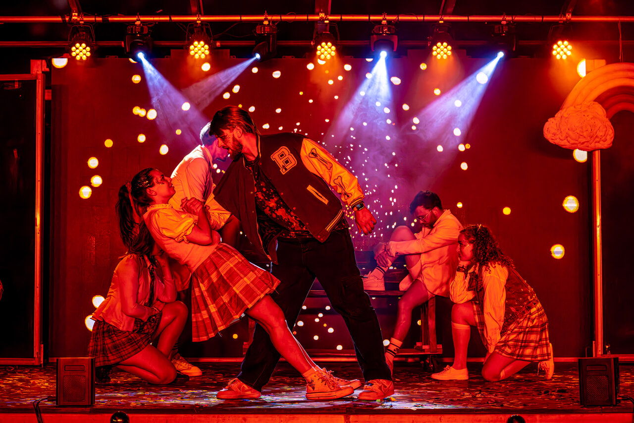 Animation spectacle avec artistes au camping CAPFUN F�erix � MARSEILLAN PLAGE (34).