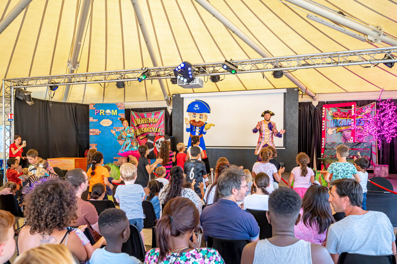 Animation show with pirate characters and children at CAPFUN Fredland campsite in Tournan en Brie (77).