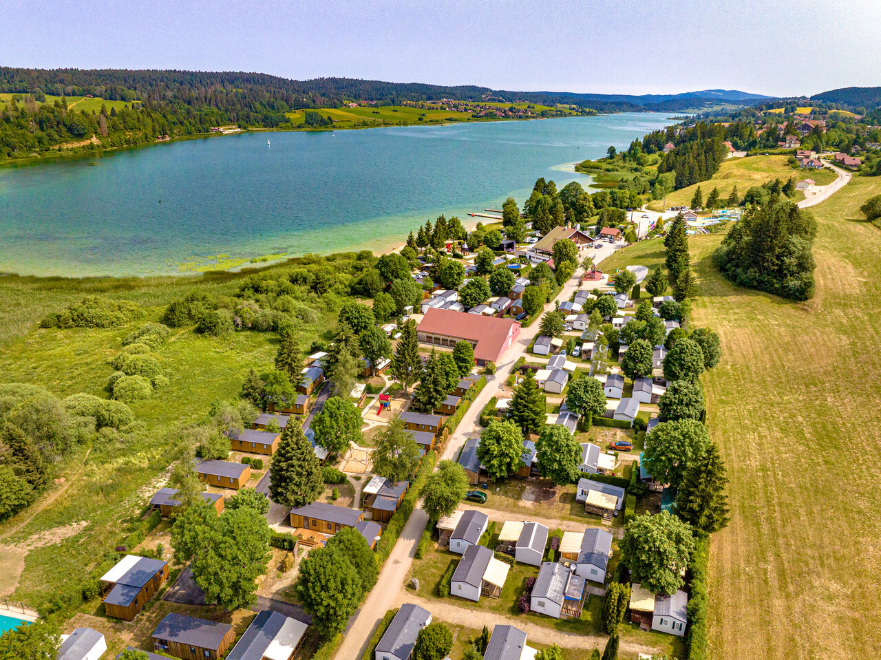 Camping avec mobile homes, lac et piscine, CAPFUN Fuvettes � Malbuisson (25).