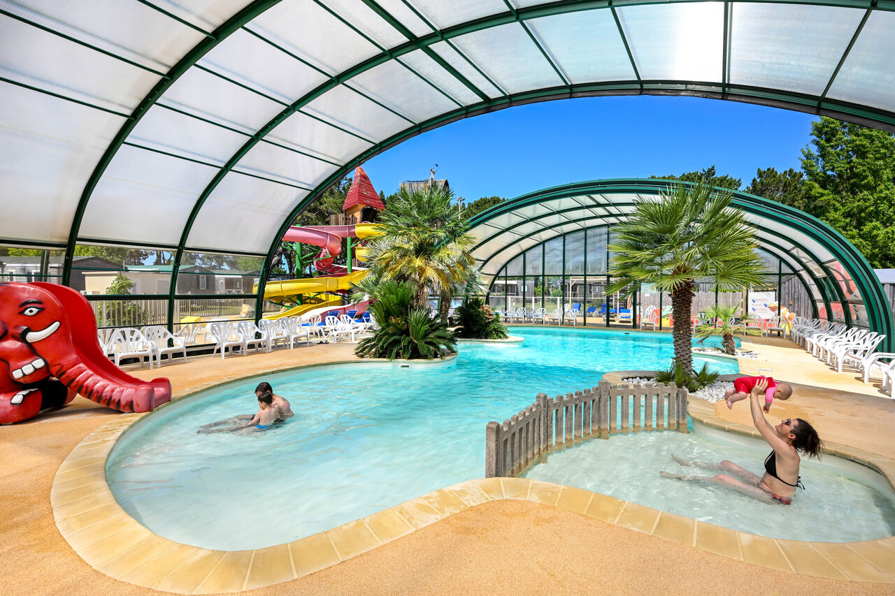 Piscine couverte, toboggans et pataugeoire enfants CAPFUN Grand Large � FOUESNANT (29).