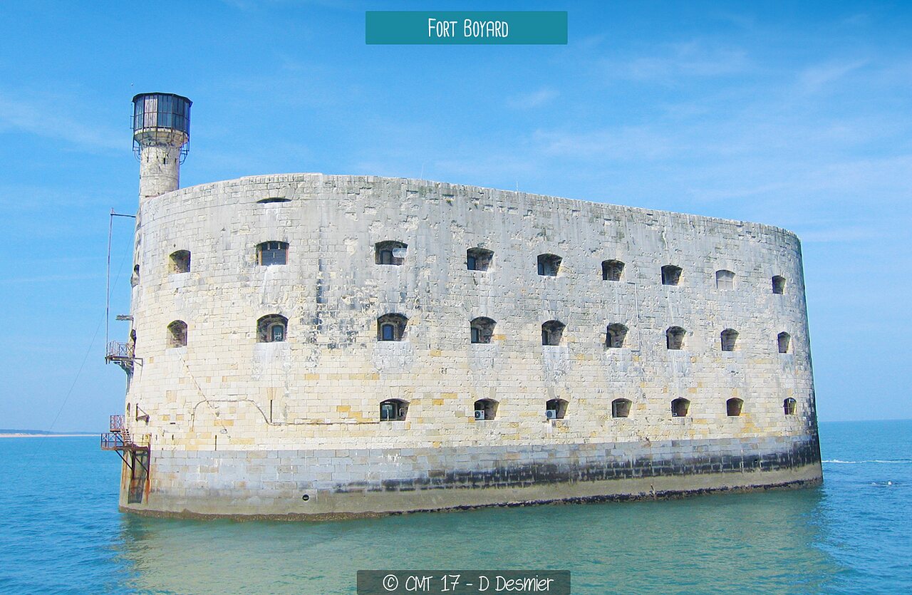 Fort Boyard, c�l�bre fort maritime � visiter pr�s de Saint-Georges-d'Ol�ron.