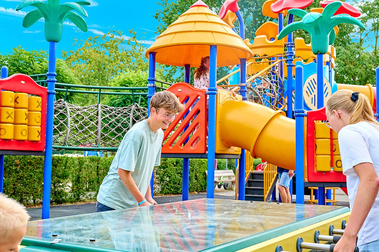 Activit� cr�ative pour enfants et adultes, ch�teau gonflable au camping CAPFUN Heino � Heino.