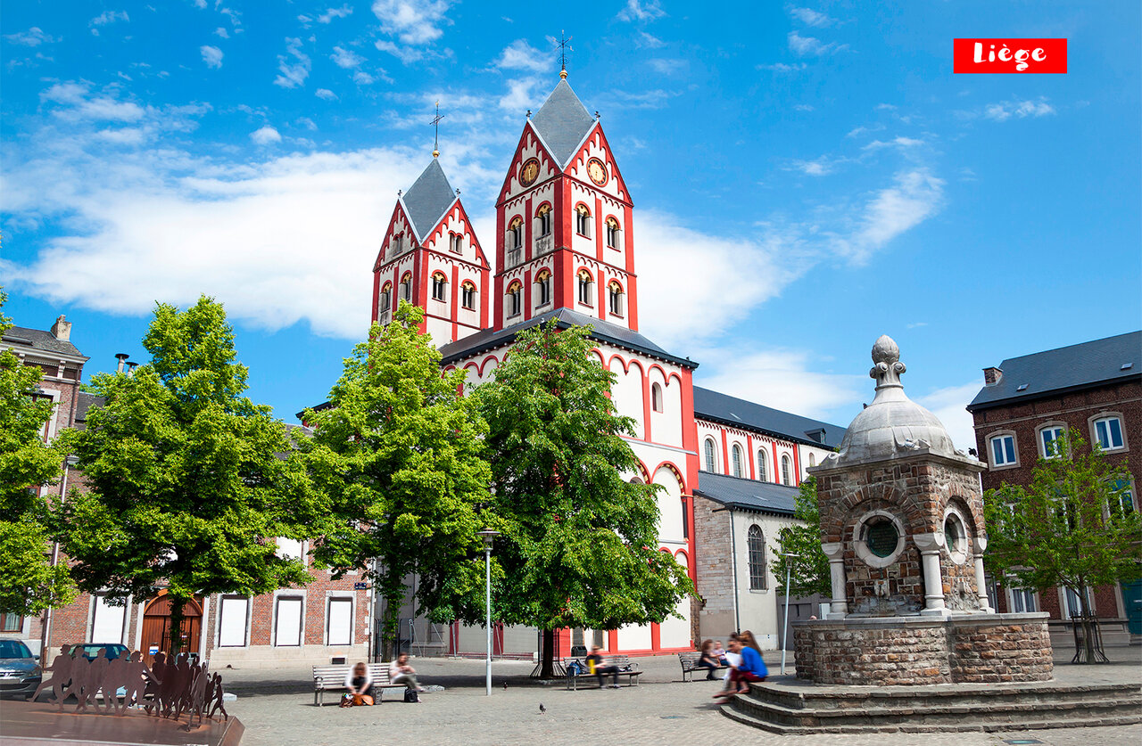 Majestueuse basilique Saint-Barth�lemy et fontaine Perron, lieux � visiter � Li�ge.