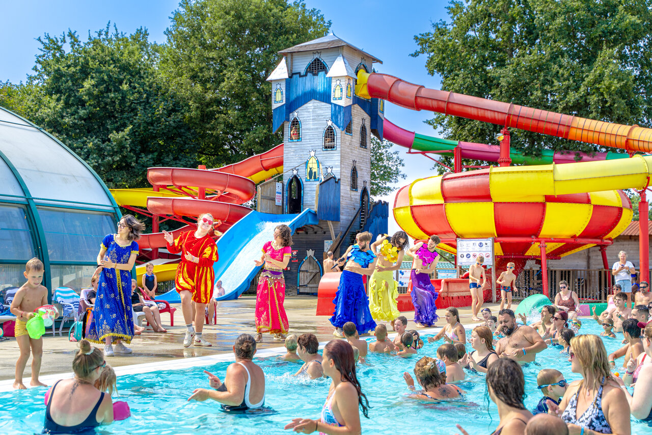 Piscine, toboggans, animation au camping CAPFUN Lac de Ribou � Cholet (49).