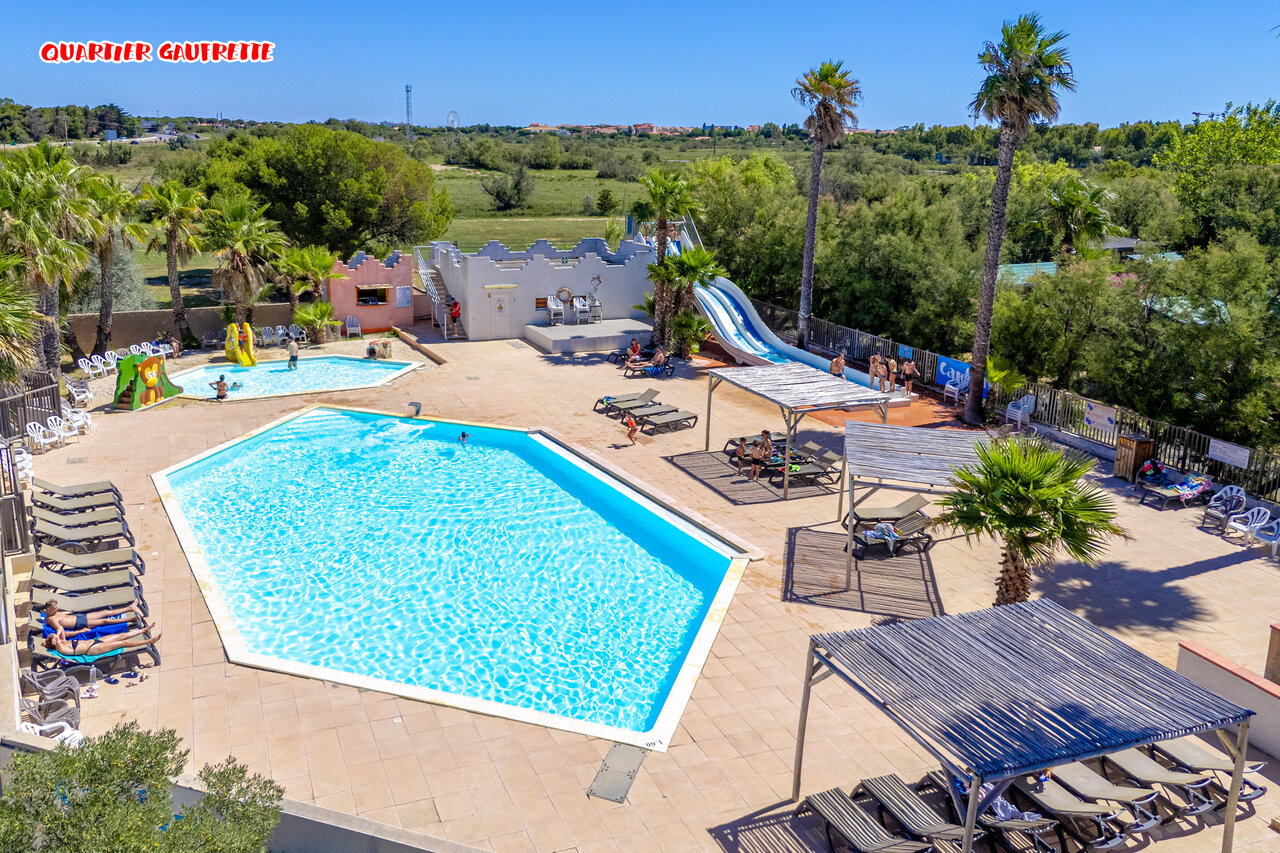 Piscines, toboggans et jeux aquatiques au camping CAPFUN Las Bousigues, Le Barcar�s.