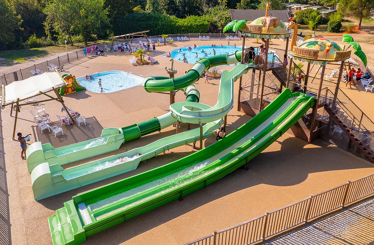 Toboggans aquatiques g�ants et piscine ludique au camping CLICOCHIC � Padirac (46).