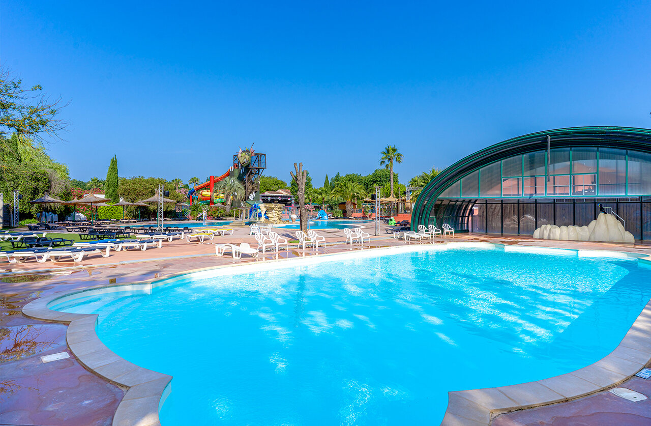 Grand complexe aquatique avec piscines et toboggans au camping CAPFUN Mael � ARGELES SUR MER (66).