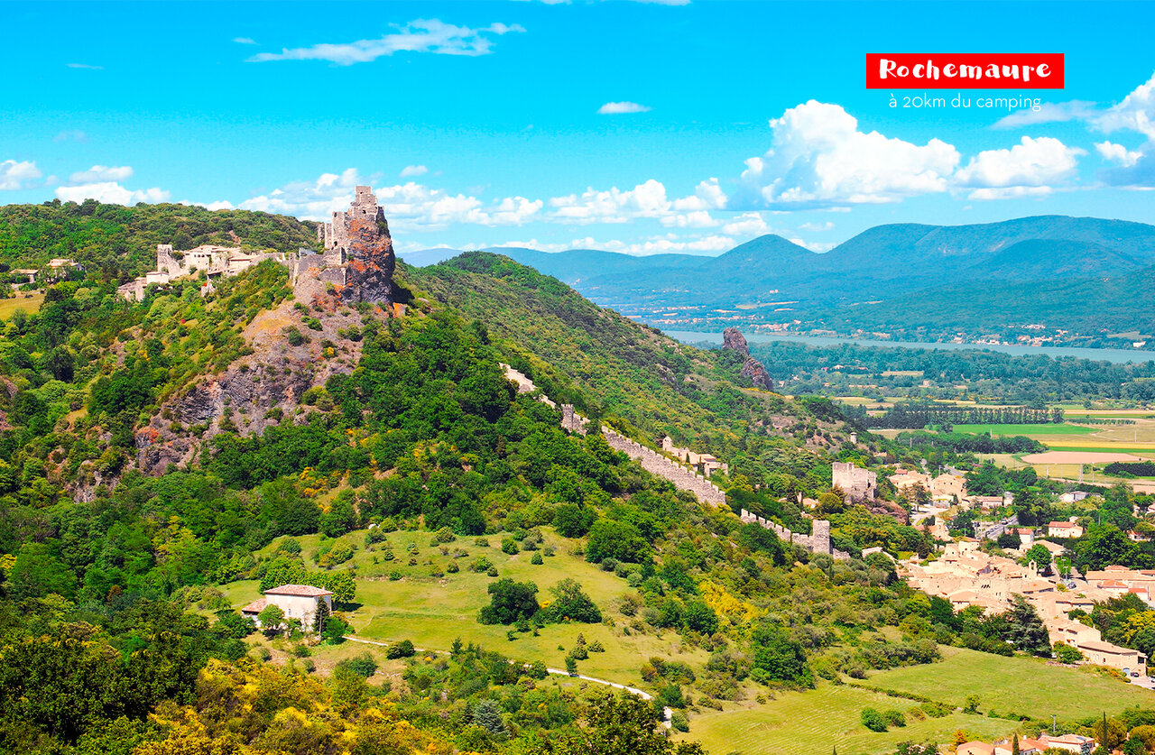 Village m�di�val de Rochemaure et son ch�teau perch�, Ard�che, � visiter.