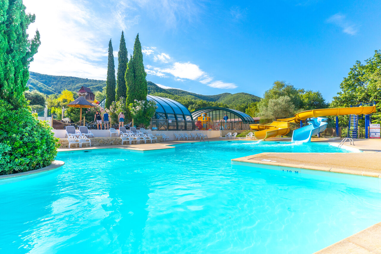 Piscine ext�rieure, toboggans, piscines couvertes au camping CAPFUN Merle Roux � Baix (07).