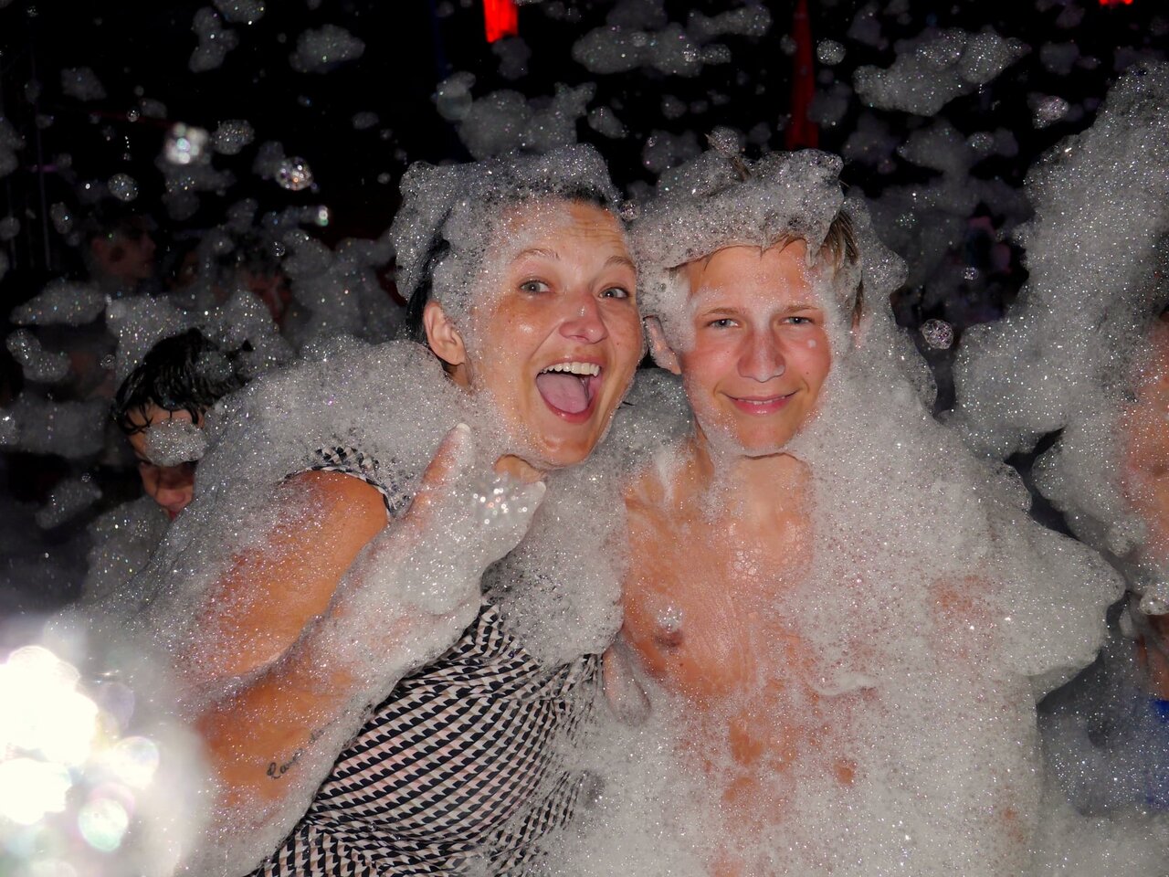 Soir�e mousse au camping CAPFUN Mer et Soleil � Cap d'Agde (34).