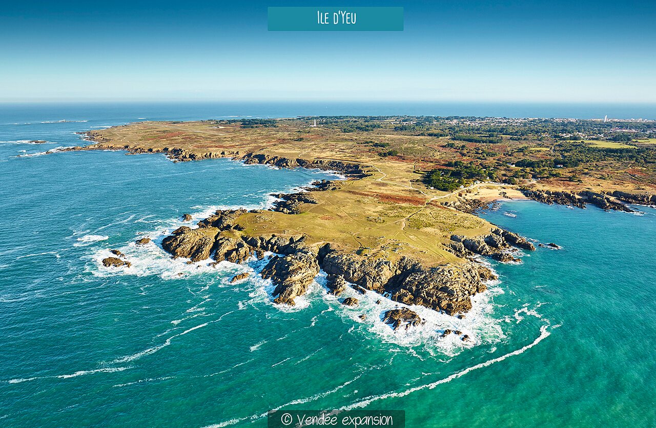 C�te sauvage de l'�le d'Yeu, lieu � visiter en Vend�e.