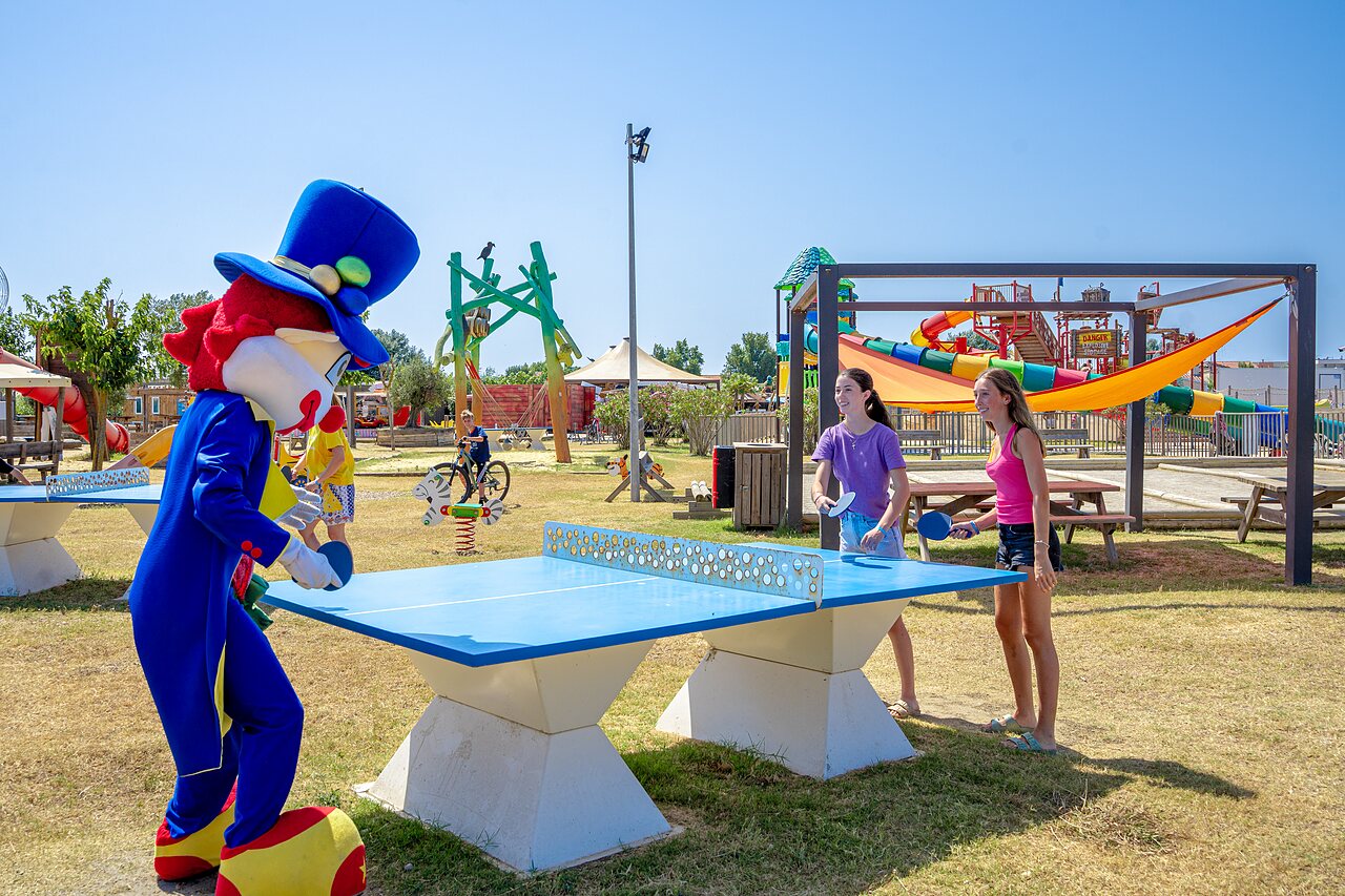Mascotte, tennis de table au camping CAPFUN Mille P�pites � Carnon (34).