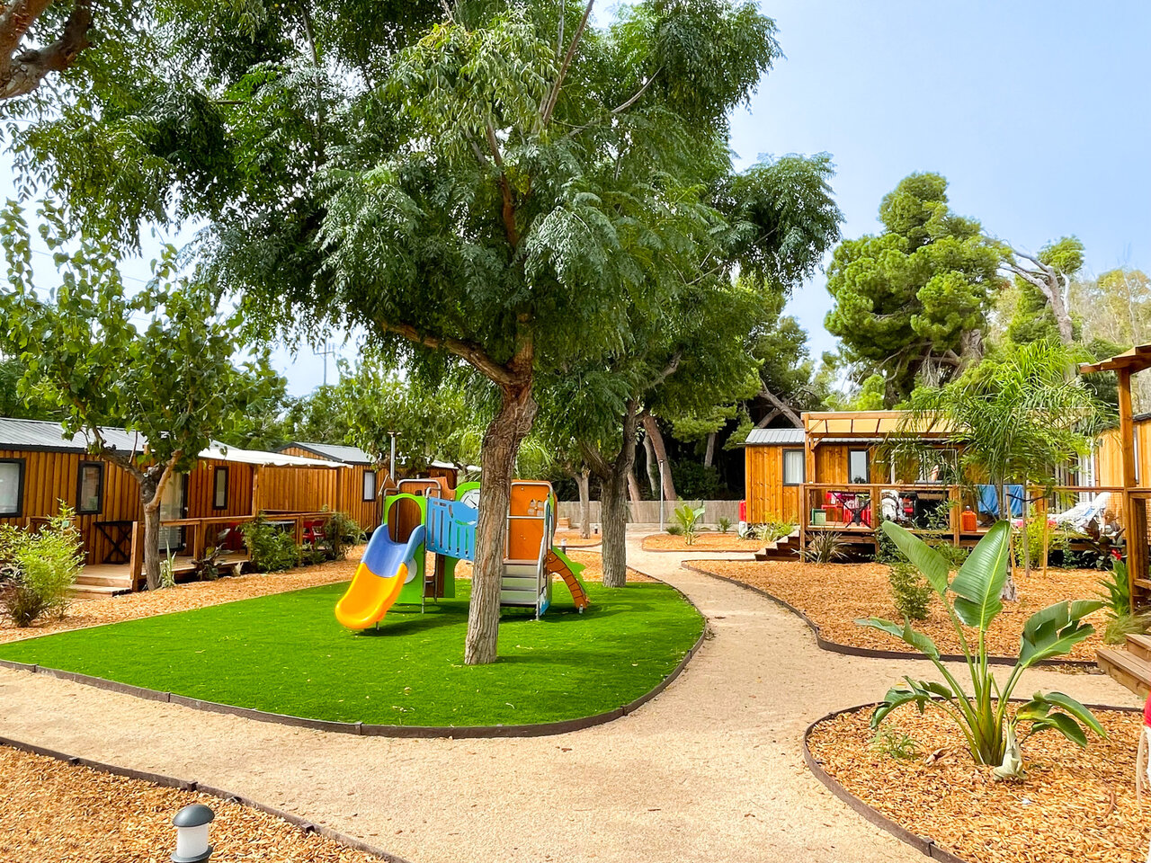 Aire de jeux et mobile homes modernes au camping CAPFUN Mirmanda � Cambrils - Vinyols i els Arcs (43).