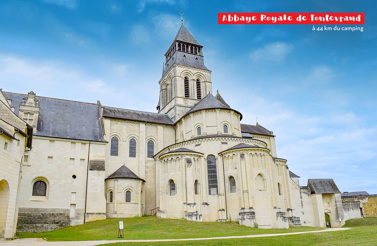 Abbaye Royale de Fontevraud, monument historique � visiter pr�s de Coutures.