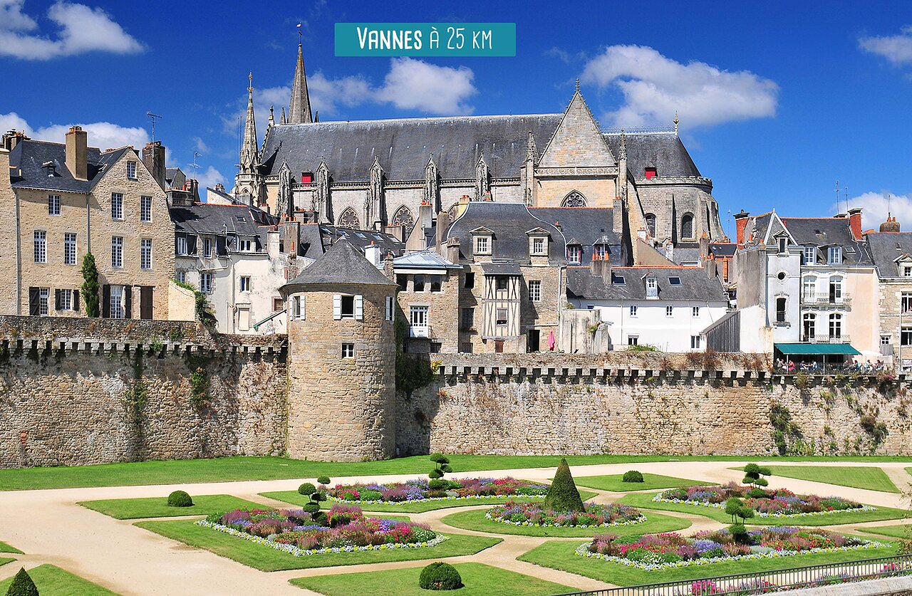 Remparts et jardins de Vannes, ville historique � visiter en Bretagne Sud.