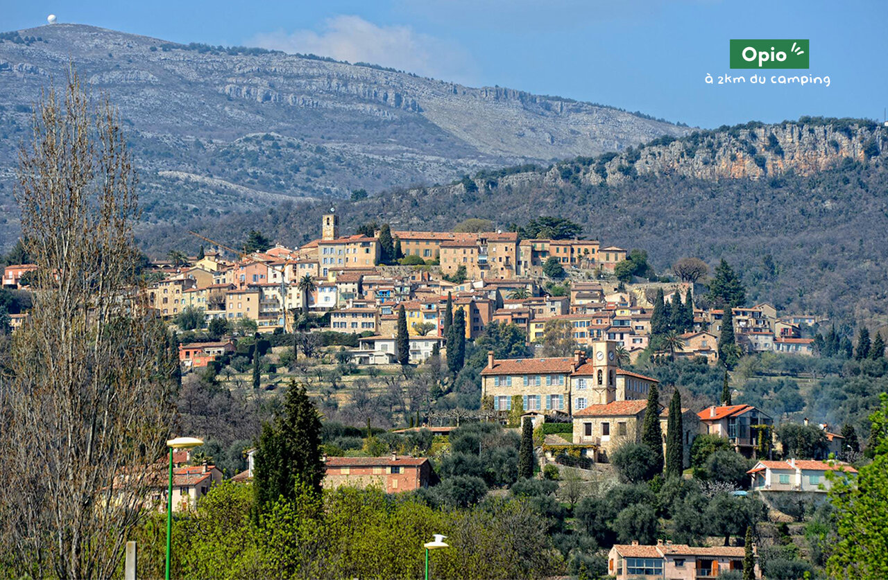 Village perch� d'Opio, un lieu charmant � visiter dans les Alpes-Maritimes.