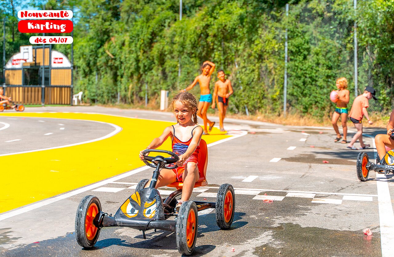 Kids karting on track at CAPFUN Pachy campsite in FOSSES LA VILLE.