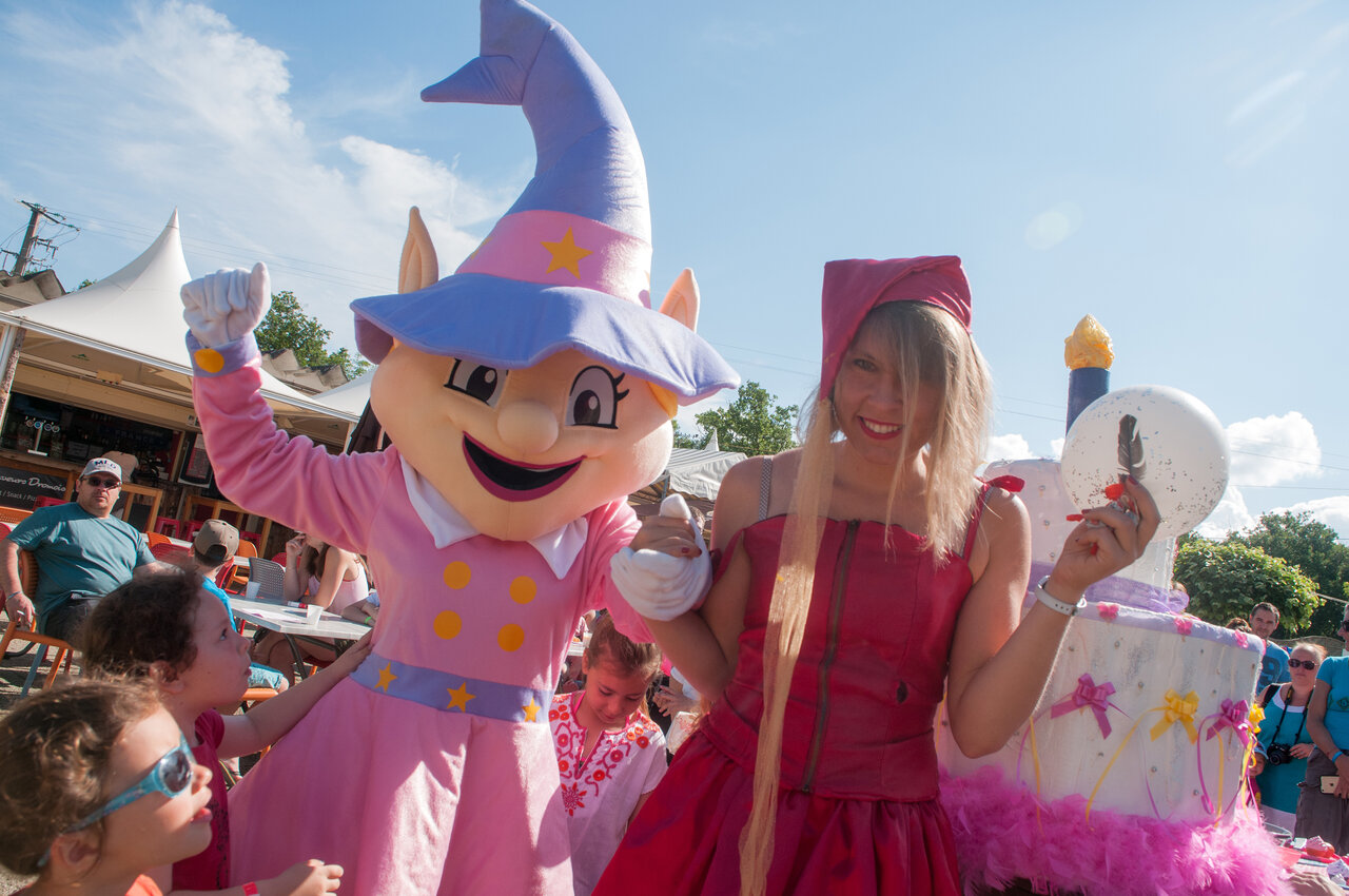 Animation enfants, mascotte au camping CAPFUN Paris Roussillon � ARGELES SUR MER.