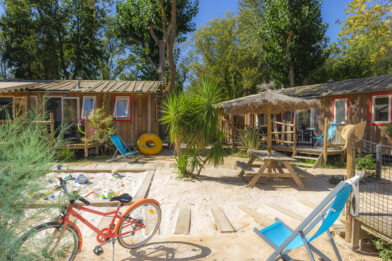 Mobil-homes en bois, bac � sable, v�lo au camping CAPFUN Paris Roussillon � ARGELES SUR MER.