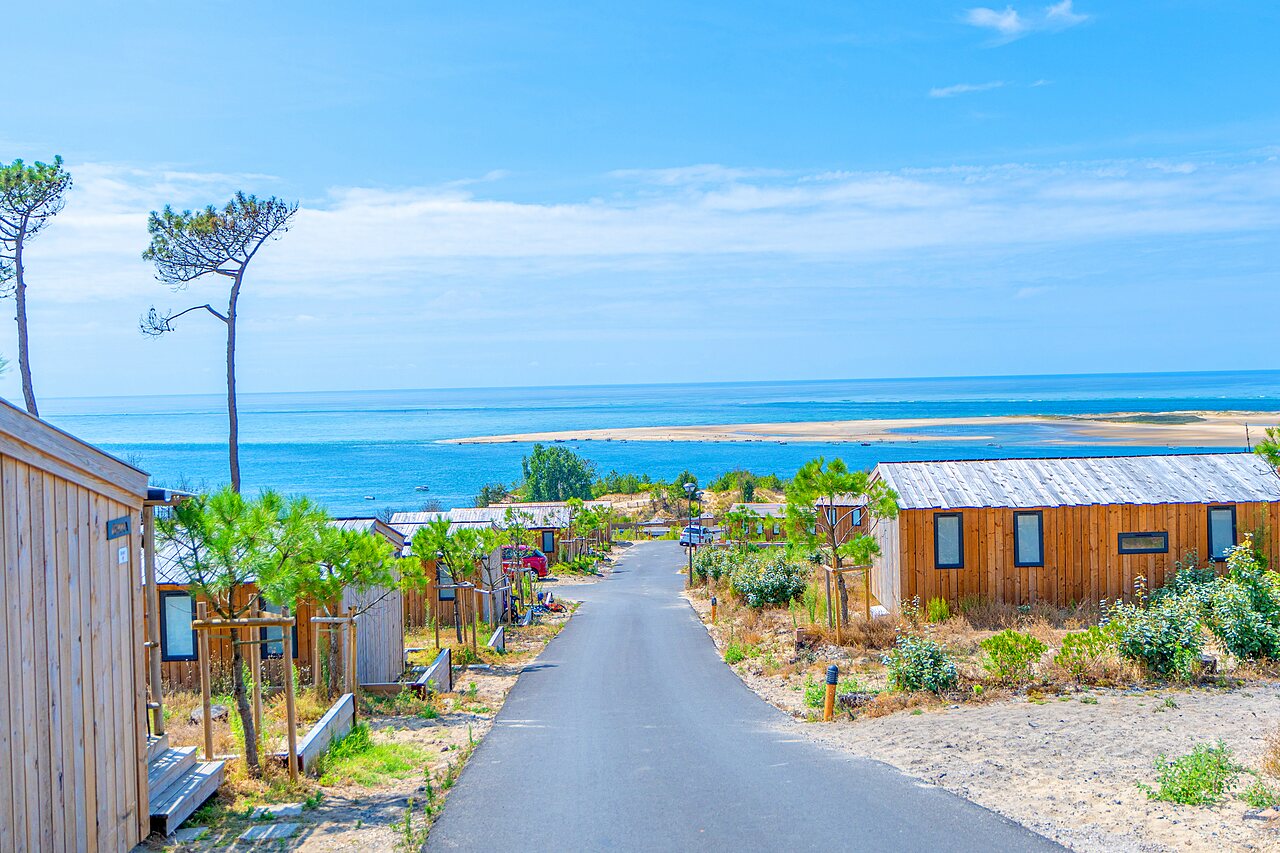 Mobil-homes modernes au camping CLICOCHIC Petit Nice � PYLA SUR MER (33).