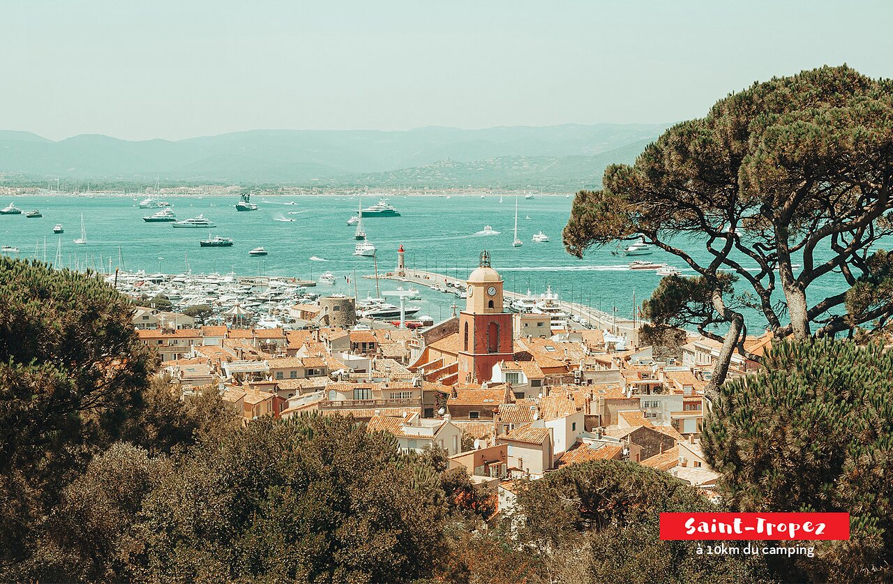 Saint-Tropez, son port et ses yachts, lieu � visiter pr�s de Grimaud.