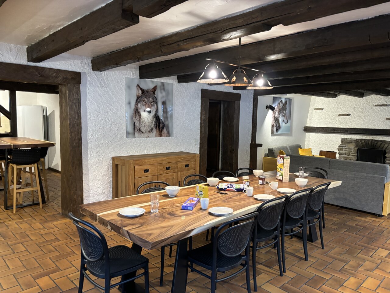 Grande table � manger au camping CAPFUN Plan du Fernuy � LA CLUSAZ (74).