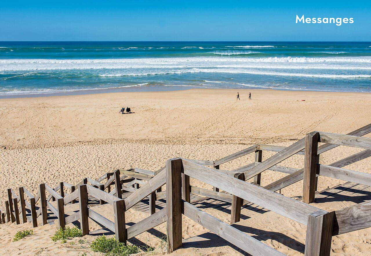 Plage de sable fin et oc�an � Messanges, Landes, Nouvelle-Aquitaine.