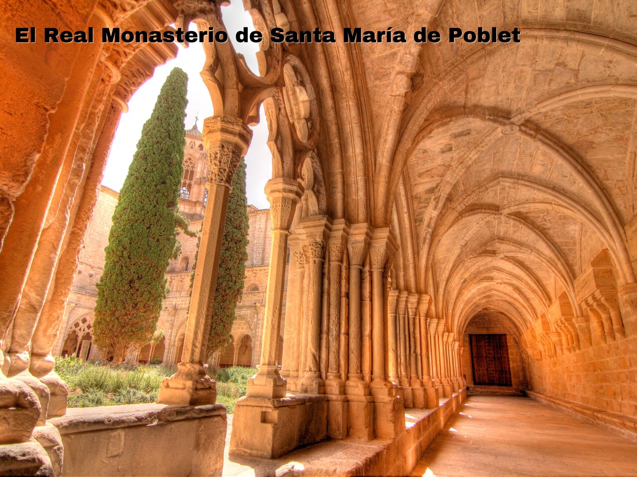 Clo�tre historique du Monast�re de Poblet, site UNESCO, � visiter pr�s de Vilanova de Prades.
