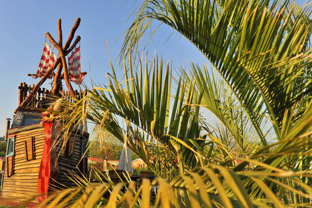 Sagittaire : Maison insolite, Camping Rhone Alpes - 7