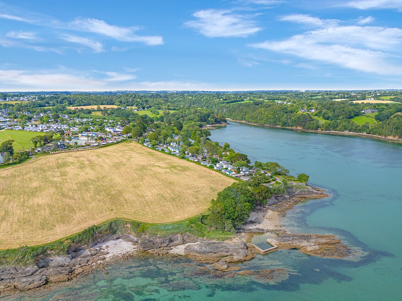 Camping, Mobil-homes et plan d'eau au camping CAPFUN Saint Laurent � LA FORET FOUESNANT (29).