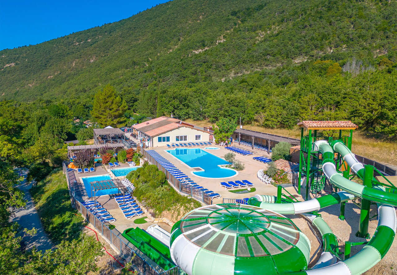 Grandes piscines, toboggans aquatiques au camping CLICOCHIC Source du Jabron � Comps (26).