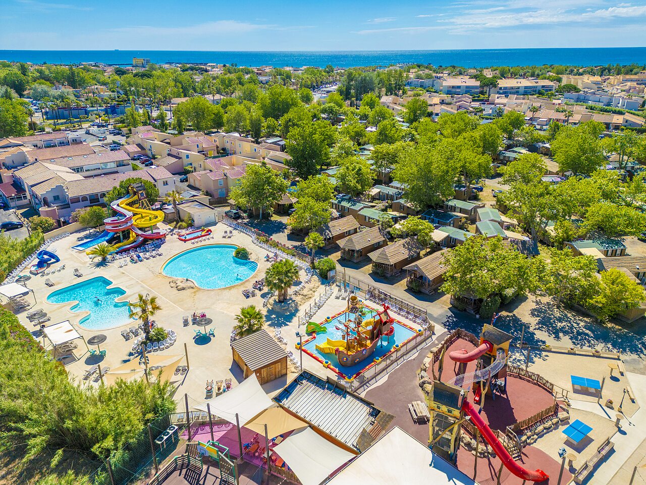 Parc aquatique, jeux au camping CAPFUN Teorix � MARSEILLAN PLAGE (34).